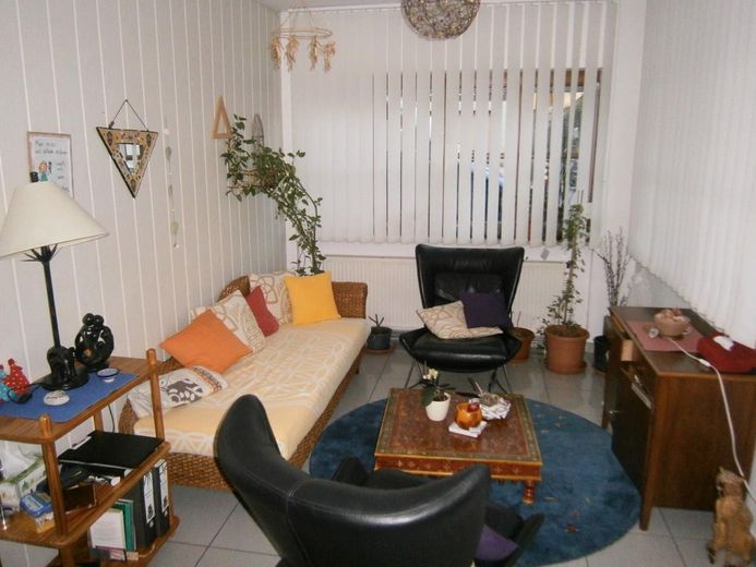 3 Apartments einzeln oder zusammen als Wohnung, TG, Stellplatz, dazu Garten mietbar – kl. Raum Süd-Ost