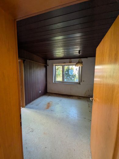 Sanierungsbedürftiges 2-Familienhaus in ruhiger Lage mit großem Garten – Foto 9