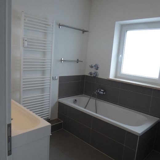 NACHMIETER für Traumwohnung in Traumlage gesucht! – Bad / Wanne