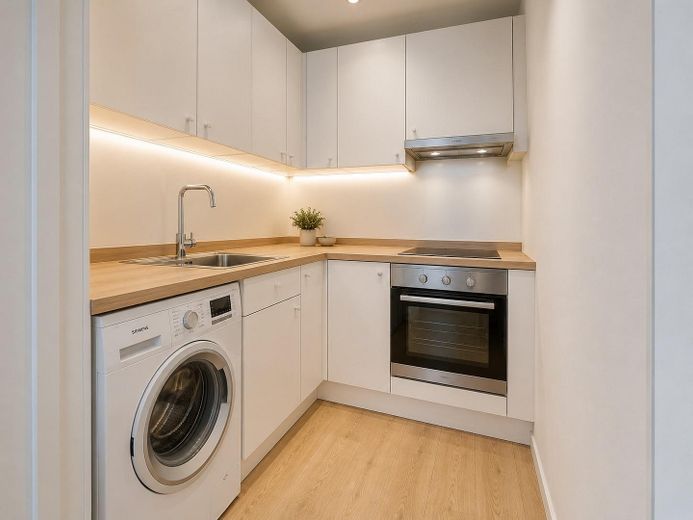 Renovierte 2-Zimmer-Erdgeschosswohnung mit Einbauküche und Tageslichtbad in Nordstemmen – Küche