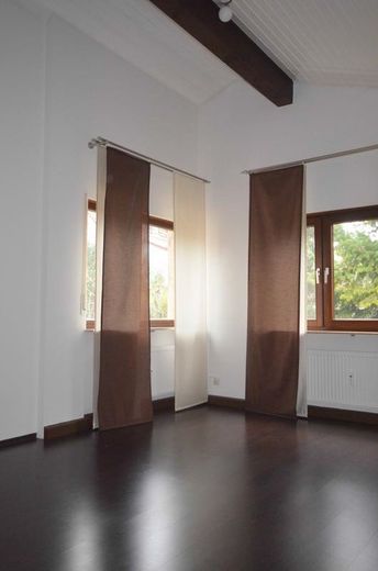 Balkonlu, şömineli aydınlık 2 odalı çatı katı dairesi, Gerlinger Schillerhöhe’de çok iyi konumda – Schlafzimmer Ansicht2 