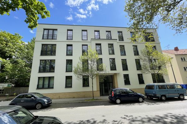 Schöne und großzügige 3-Zimmer Wohnung im Neubau mit TG, Süd Balkon