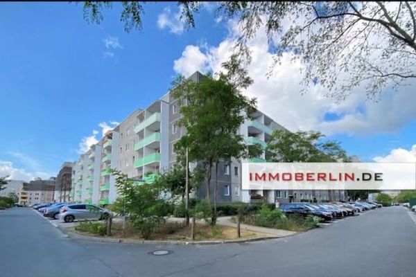 IMMOBERLIN.DE - Attraktive Wohnung mit Westbalkon & hübschem Ausblick in naturverbundener Lage