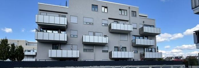 Pregiato appartamento di 3 locali con balcone e posto auto in garage sotterraneo a Rödermark / Ober-Roden