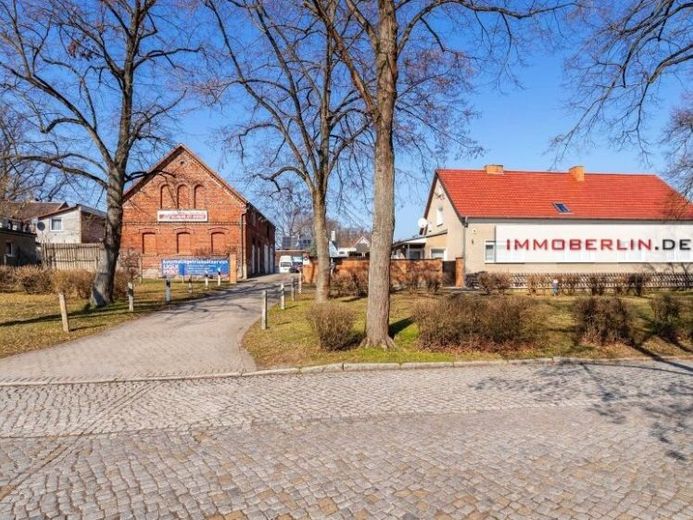 IMMOBERLIN.DE - Versátil casa unifamiliar/bifamiliar en una ubicación atractiva cerca de Berlín – Foto 1