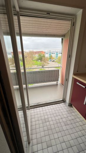 Karlsruhe-Waldstadt - mooi, licht 2,5-kamerappartement, zeer goede en centrale ligging – Loggia