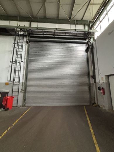 Storage, Fitness oder klassische Fertigung in Top-Lage von Löhne, Außengelände mit Top-Sichtbarkeit! – Sektionaltor Ost