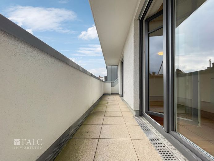 Viel Platz, viel Komfort - Gepflegte Maisonette-Wohnung samt Klimanlage im Herzen von Troisdorf! – Balkon 2
