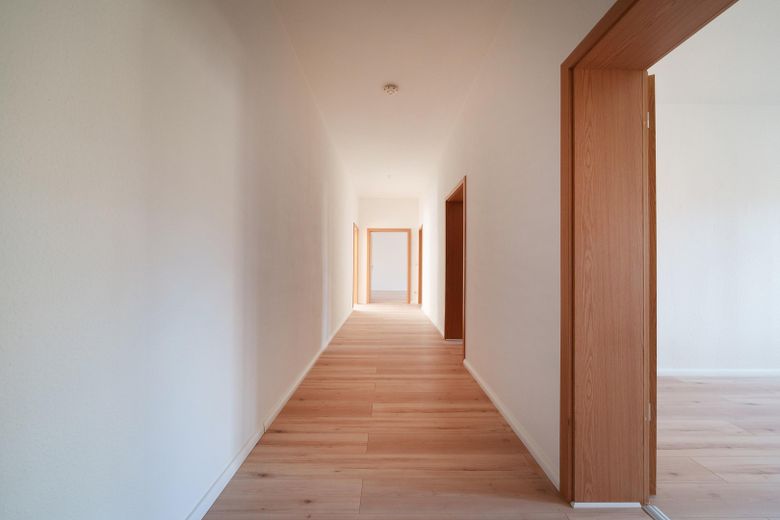 Lichtrijk 3-kamerappartement, ca. 96 m², met groot zonnig balkon in het groen – Flur