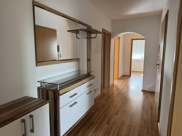 Casa bifamiliar atractiva – ideal para familias o inversores – Flur