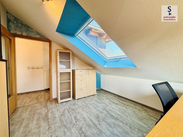 Gemütlich. Hell. 3-Zimmer. DG-Wohnung. Nähe-KA/PF. – Kinderzimmer