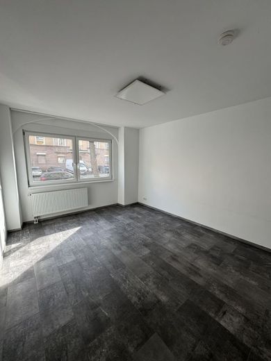 Schöne 3-Zimmer-Wohnung im Erdgeschoss - Nürnberg | EBK | 65 m² – Wohnzimmer