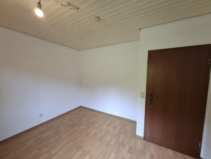 بنغل ساحر في موقع يحلم به بجوار المحمية الطبيعية – مساحة 4.500 م² مع نظام طاقة شمسية كهروضوئية وحديقة شتوية – الصورة 10