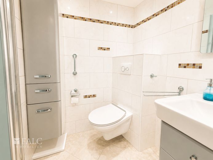 Gepflegte 2-Zimmer-ETW mit Balkon, Stellplatz und EBK - ideal für Eigennutzer und Kapitalanleger – Badezimmer