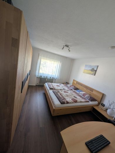 Renovierte 4-Zimmer-Wohnung in Roth - perfekt für die Familie --PROVISONSFREI-- – Schlafzimmer