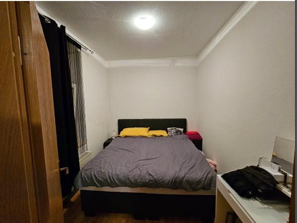 Gohlis-Süd’de ankastre mutfaklı güzel 2 odalı eski bina dairesi – Schlafzimmer