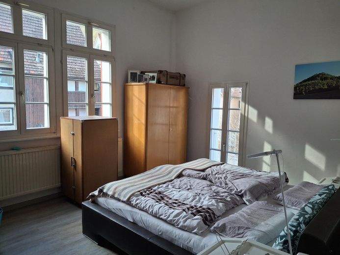 gepflegte 4,5-Zimmer Wohnung mit Gartenanteil am Rand der Altstadt – Schlafzimmer
