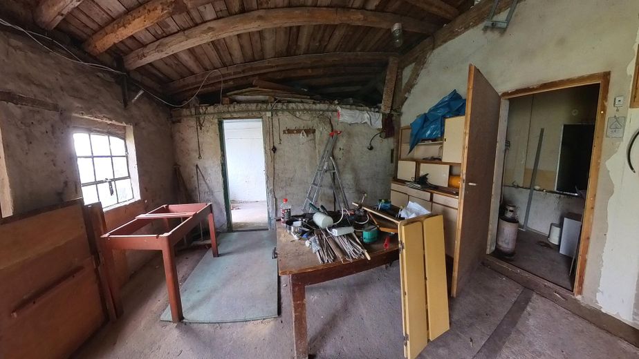 12 Zimmer | 164 m² | Doppelhaushälfte mit Entwicklungspotenzial nahe der Müritz- provisionsfrei – Anbau zum Haus & Heizungsraum