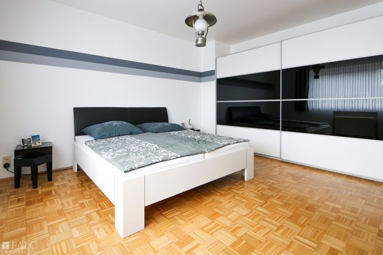 Schlafzimmer OG