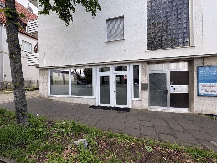 Gewerbeeinheit 2 Schaufenster