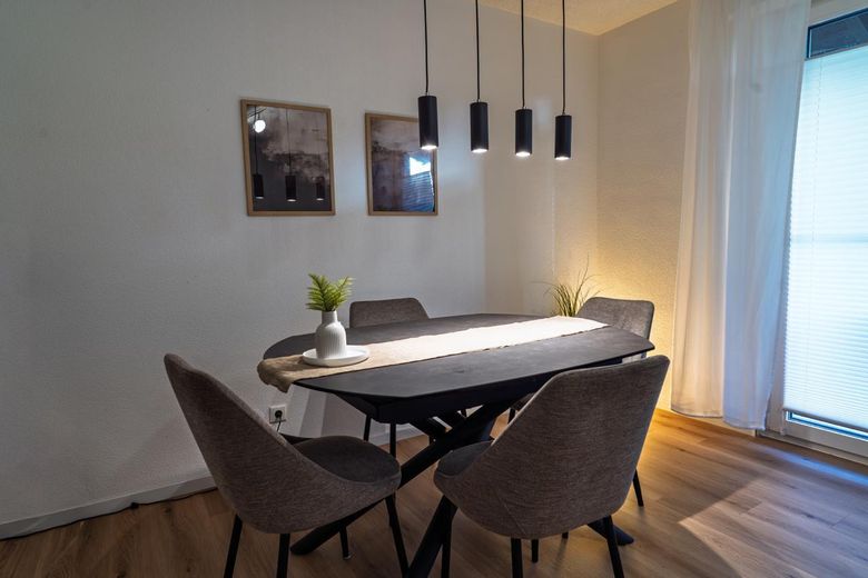 Einziehen und wohlfühlen: komplett sanierte 3-Zimmer-Wohnung mit Balkon und Garage – Foto 4