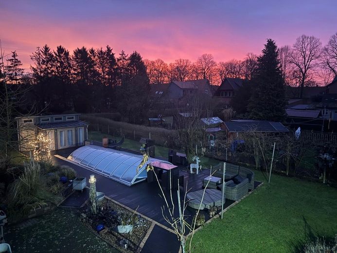 1-2 Fam Hs Pool Sauna Teich Nebengebäude Wintergarten Kamin – a68966d2-f796-4f5e-bfda-e051dcae49a3