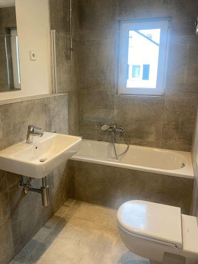 Badezimmer mit Tageslicht