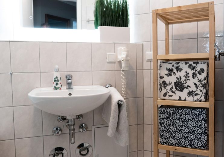 Badezimmer - - separates WC