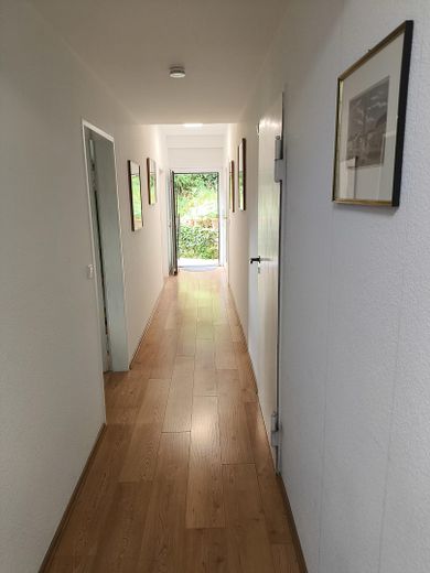 Flur im UG mit sep. Eingang