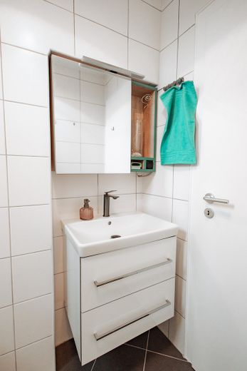 built-in mirror cabinet with L