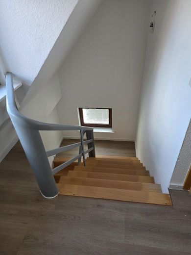 Casa unifamiliare con ampio giardino in posizione privilegiata – Treppenhaus
