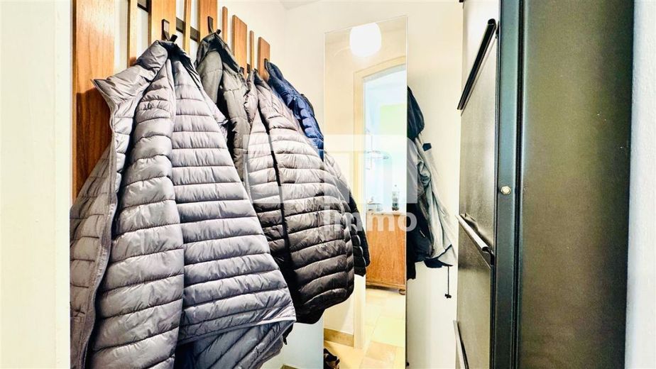 (Reserviert!)Zeitlose Eleganz trifft Moderne: Modernisiertes Einfamilienhaus – EG Garderobe