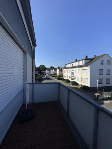 Wohnung - 2 ZKB mit Balkon ab sofort – Balkon