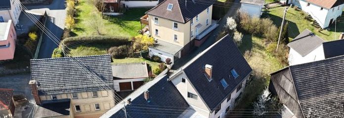 Raumwunder mit Potenzial: Großzügiges Mehrfamilienhaus auf idyllischem Gartengrundstück in 95362 Kupferberg!