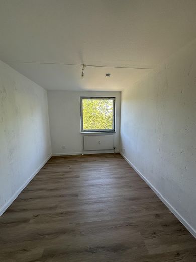 Gemütliche Wohnung (3 ZKBB) im Stadtteil Ko-Karthause inkl. Einbauküche, Balkon und Tiefgarage – 2. Schlafzimmer