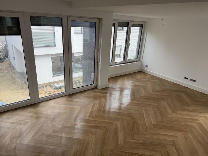 Primera ocupación, casa única de niveles divididos en Meerbusch-Büderich / Düsseldorf – Wohnzimmer
