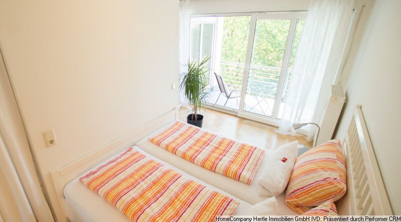 Modern möbliert mit Balkon für 2-6 Monate fußläufig zum Bahnhof und Innenstadt, Freiburg. – b67b8ca2bbeadceb7768a37eba2fb74dc2d5eae5.jpg