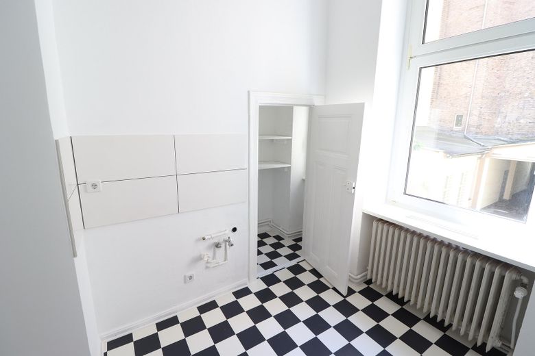 Frisch sanierte 2-Zimmer Altbauwohnung im Brüsseler Kiez | mit Balkon – Küche