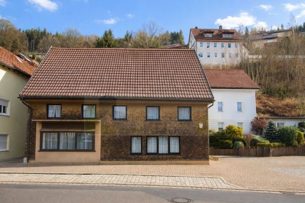 Wohnen, Arbeiten, Entwickeln in Zentrumslage nahe Hochschule: Wohnhaus mit Einliegerwohnung u. sep. Gebäude – Grundstück 2839qm + Wohn- Nutzfl. 598qm