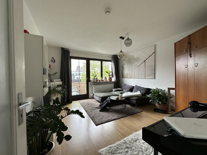 Centralne mieszkanie 2-pokojowe w frankfurckim Ostend z balkonem i EBK – Foto 6