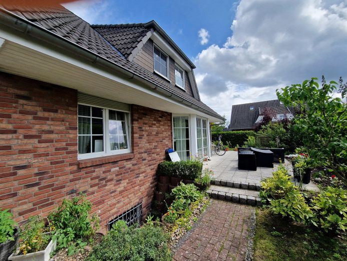 Wohntraum mit Finanzierungsplus: EFH mit separatem Wohnbereich in Lüneburg-Oedeme – Terrasse