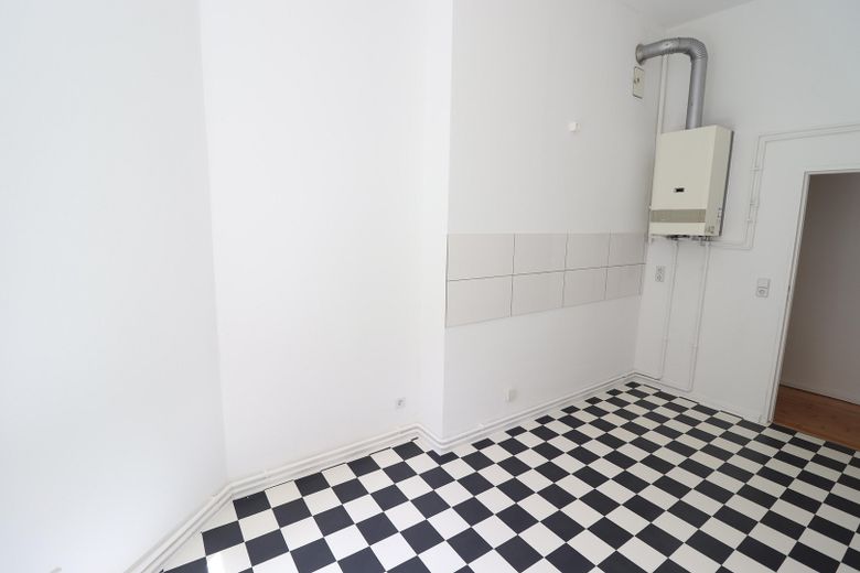 Frisch sanierte 2-Zimmer Altbauwohnung im Brüsseler Kiez | mit Balkon – Küche
