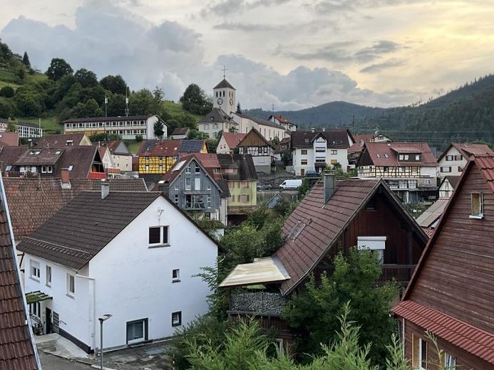 BESCHAULICHES KLEINES FACHWERKHAUS – Foto 1