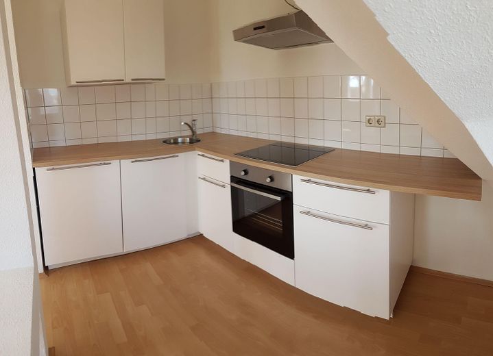 Helle 2-Zimmer Dachgeschosswohnung in Leipzig-Wiederitzsch – Wohnküche
