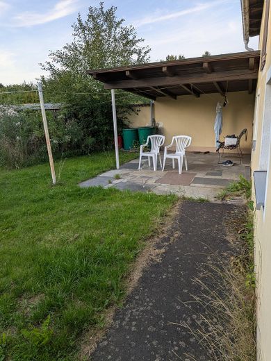Gepflegte Doppelhaushälfte zu verkaufen in Waldsassen – Terrasse