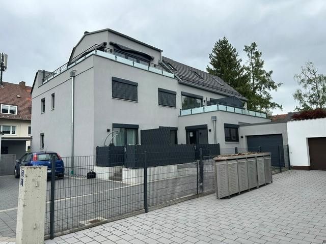 Lichtdurchflutete 3-Zimmer-Wohnung mit Terrasse in begehrter Villenlage in Obersendling – Gebäudeansicht