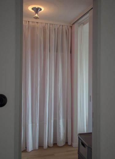 Interbau 1957 en el barrio Hansaviertel: 49,5 m² llenos de luz en la 3.ª planta | sin comisión – Ankleide