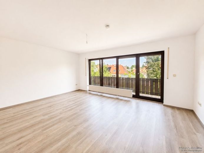 Helle 3-Zimmer-Wohnung mit Balkon und Garage in gepflegten 3-Familienhaus – Foto 1