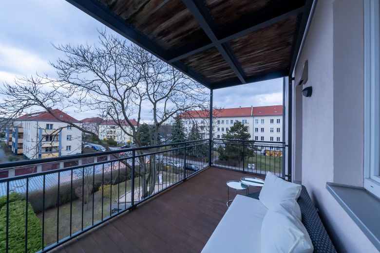 Frisch saniert & bezugsfertig I 3-Zimmer I Einbauküche I riesiger Sonnenbalkon - von privat – Balkon