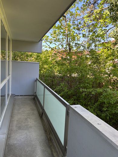 Appartamento ben tenuto e tranquillo con grande loggia al piano rialzato – Balkon
